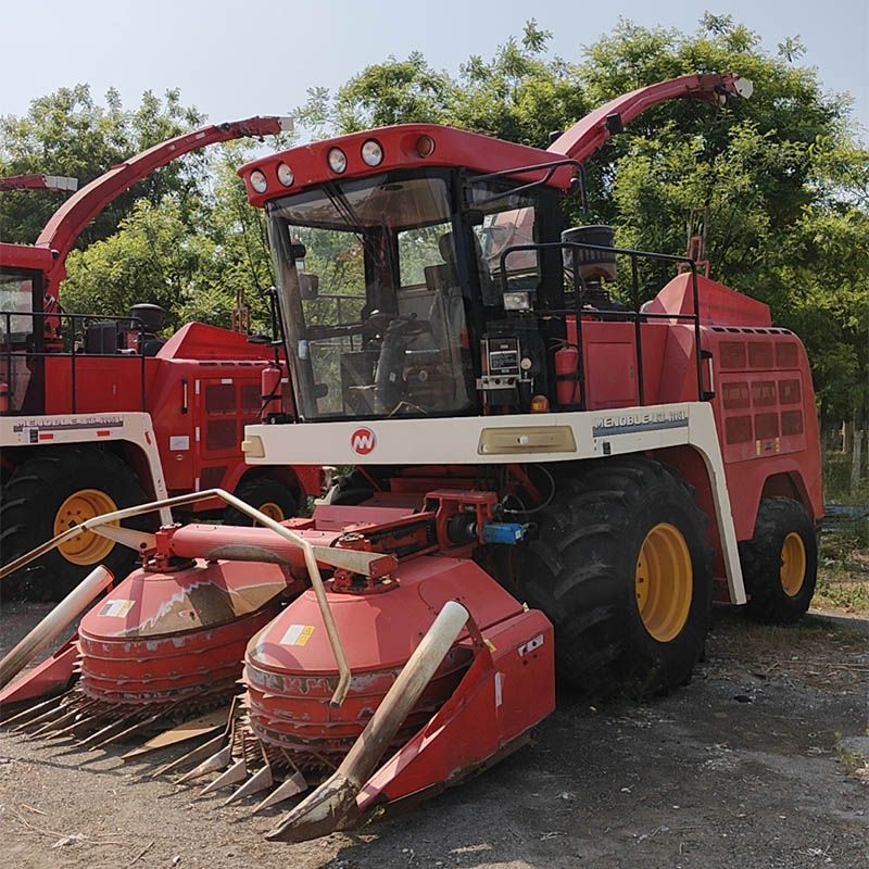 大型輪式青儲機(jī)